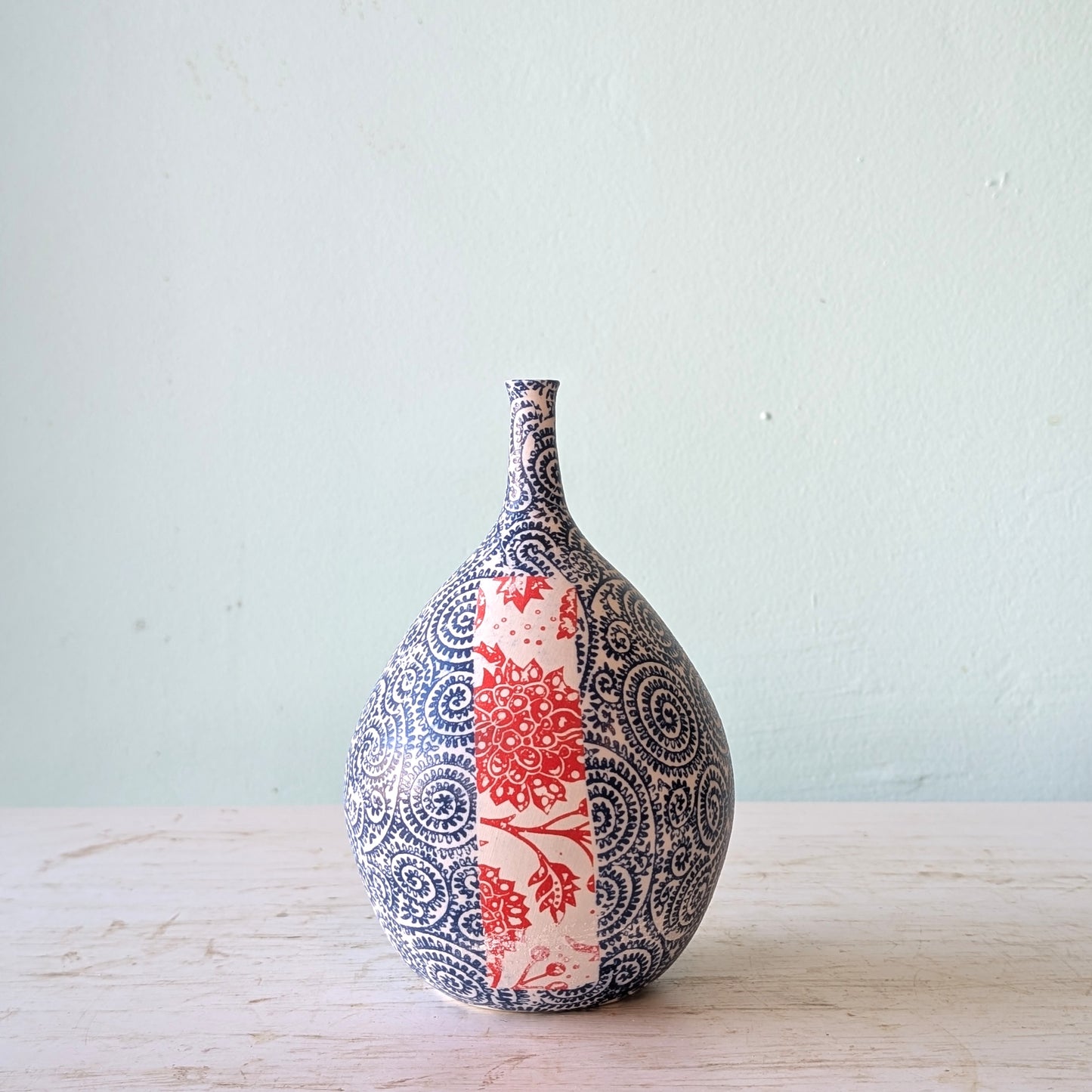 Dariya Gratte Decal Stem Vase