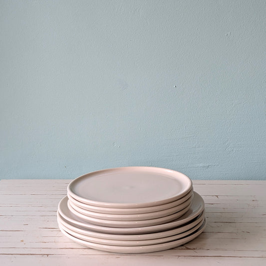 Deb Taylor gloss white plate assorted sizes
