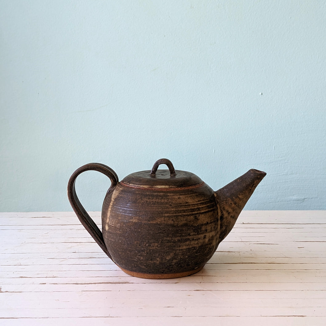 LK Ceramic teapot dark stoneware LK937