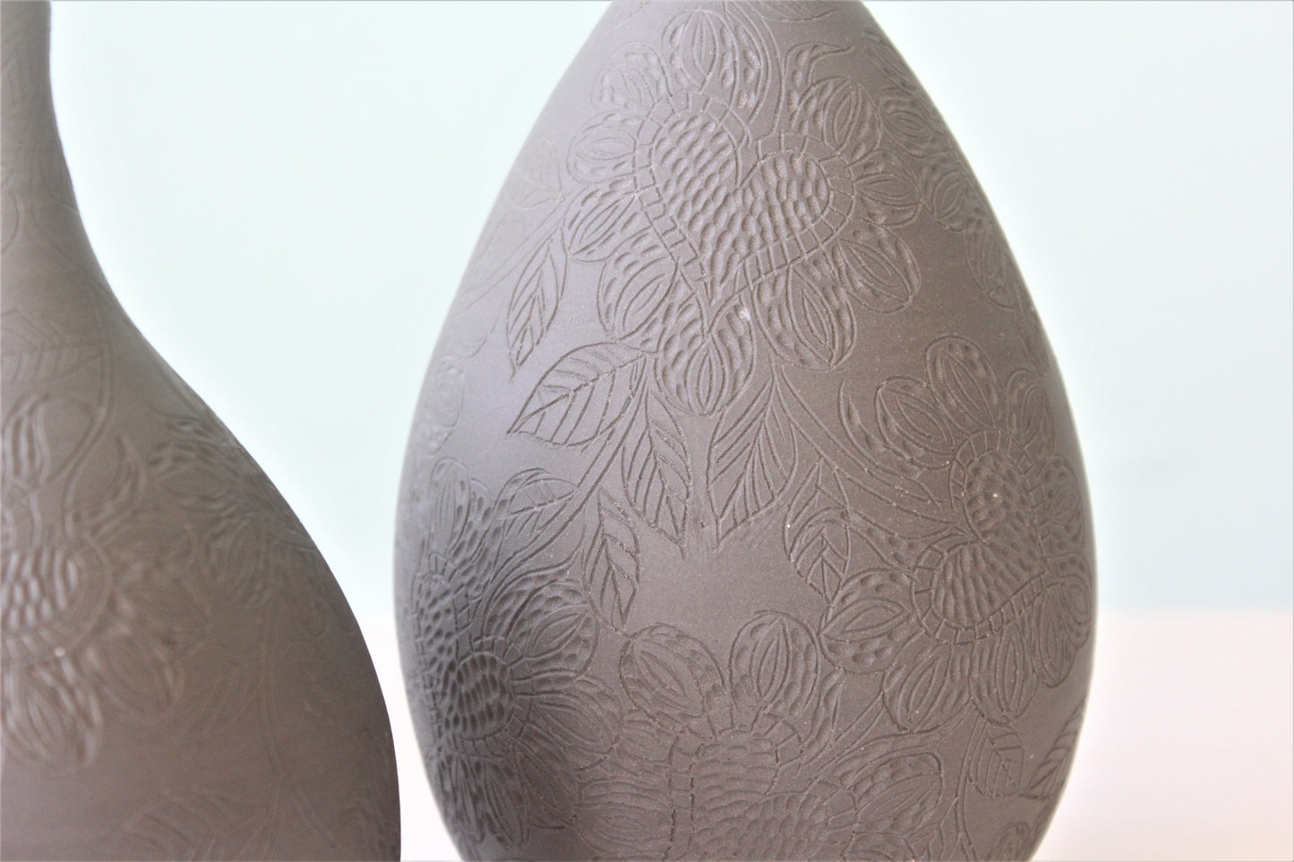 Charcoal Stem Vase (Dariya Gratte)